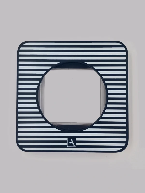 op art ramka pojedyncza 3d vasarely dekor design ramka pojedyncza op art włącznik elektryczny czarno białe paski okręgi fale plus ars